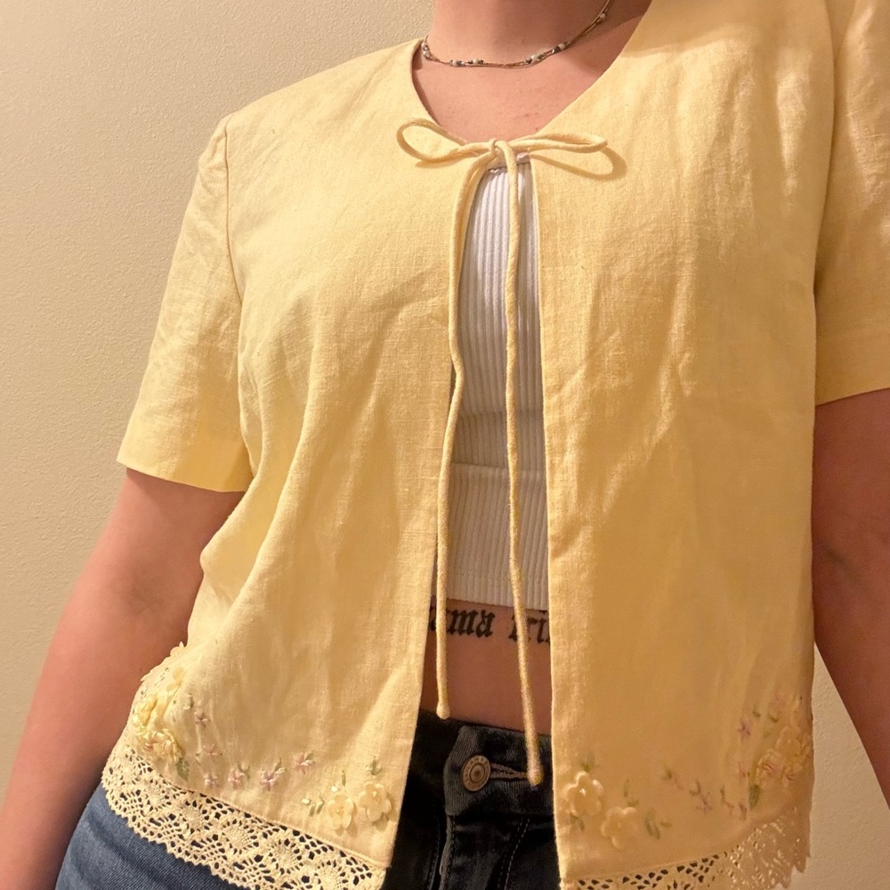 Yellow tie top
